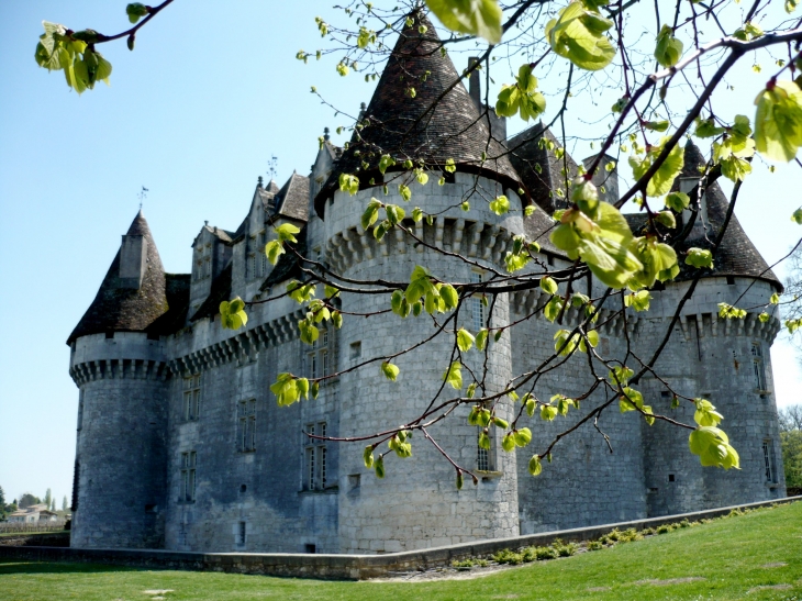 Le Château construit vers 1550 d'un seul jet. - Monbazillac