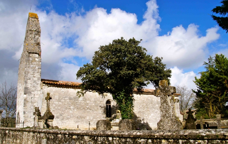 La Bastide : Façade latérale de l'église. - Monestier