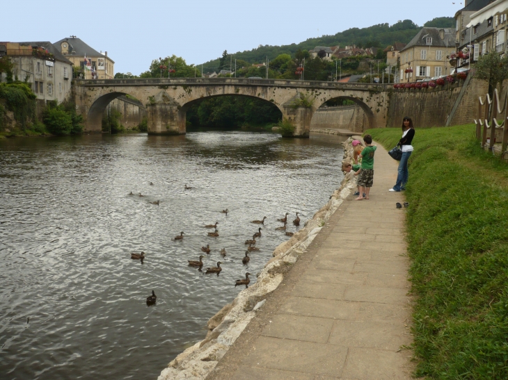 Le pont de Montignac sur la Vézère