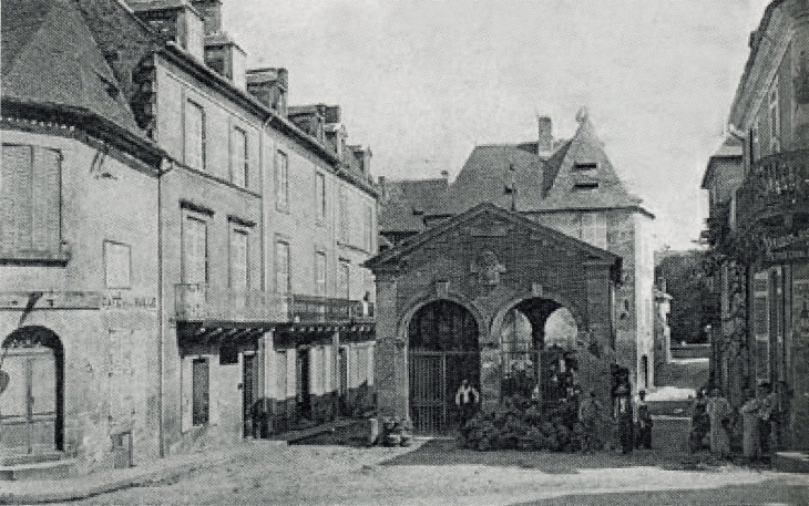 Début XXe siècle (carte postale ancienne). - Montignac