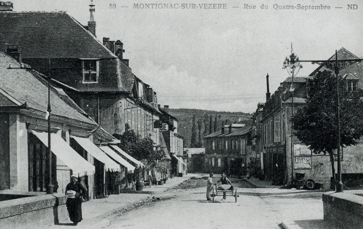 Début XXe siècle, rue du Quatre-septembre (carte postale ancienne). - Montignac