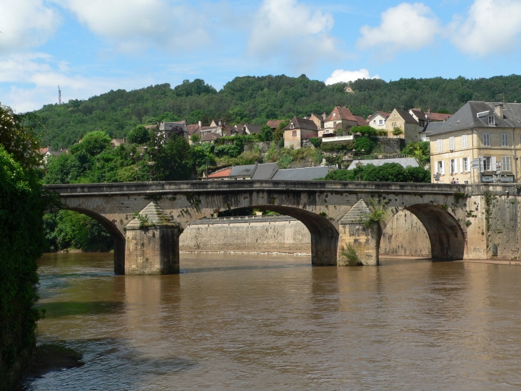  - Montignac