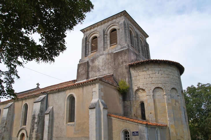 Eglise Saint-pierre-ès-Liens, romane en partie du XIIe siècle - Montrem