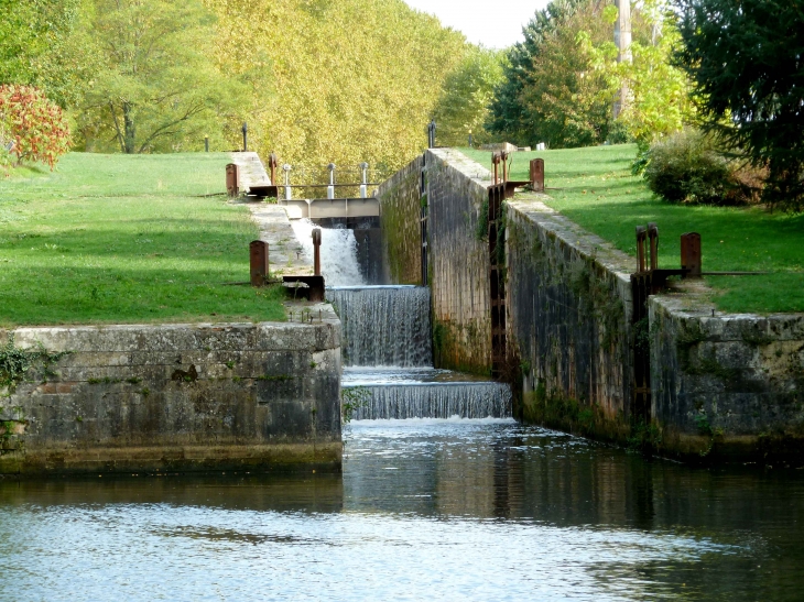 Le Site des Tuillières - Mouleydier