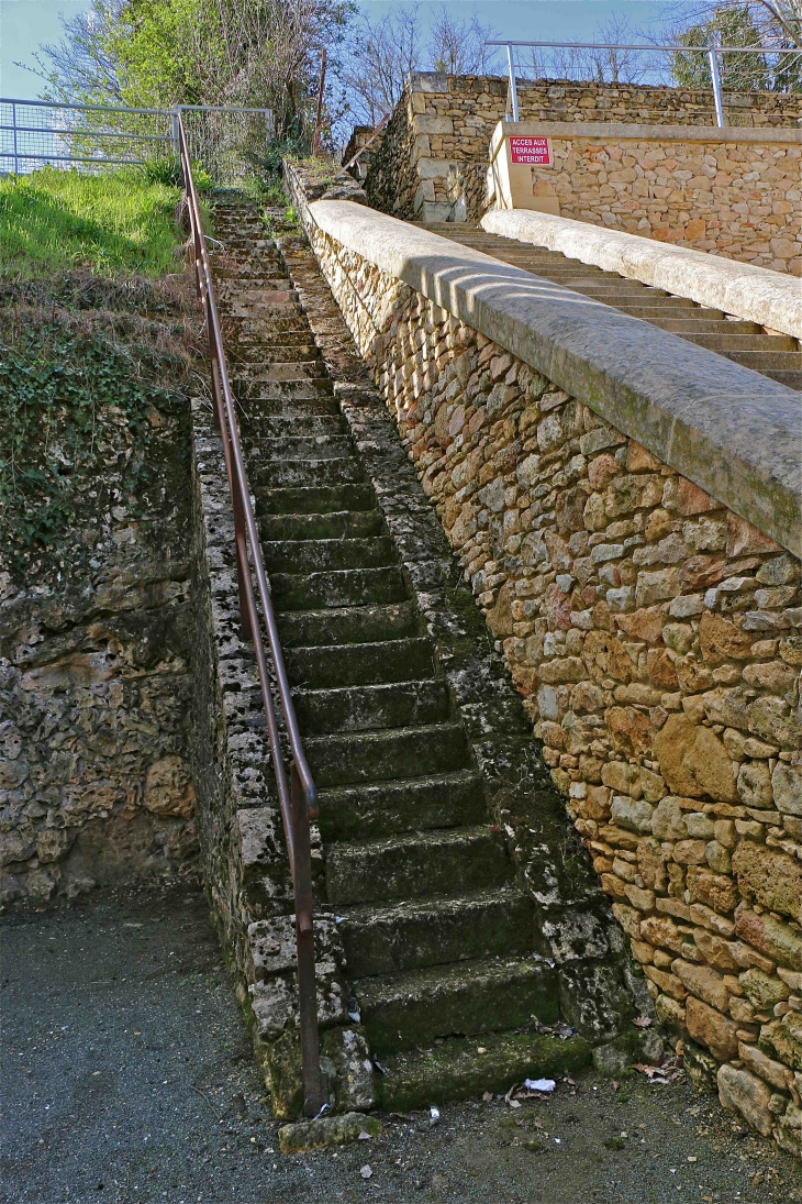 Dans le village - Mouleydier