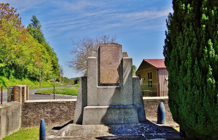 Monument-aux-Morts - Mouzens