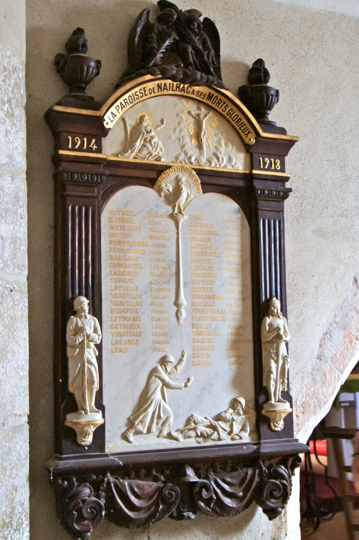 Eglise Saint-Etienne : monument aux morts. - Nailhac