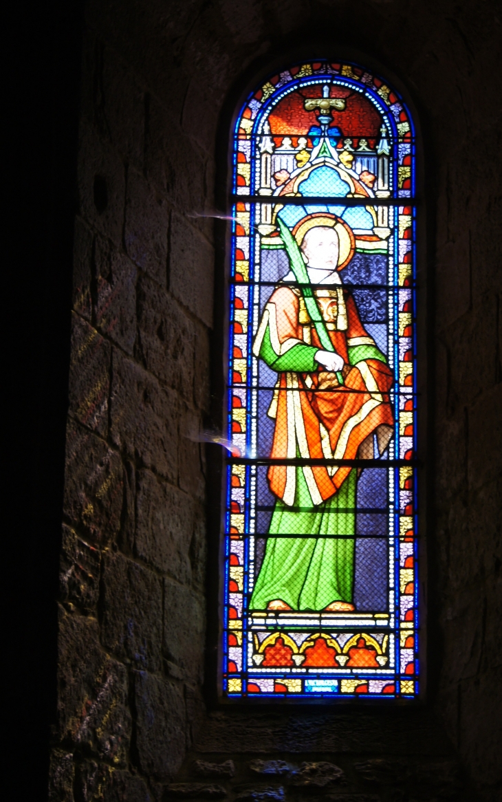 Vitrail de l'église Saint-Etienne. - Nailhac