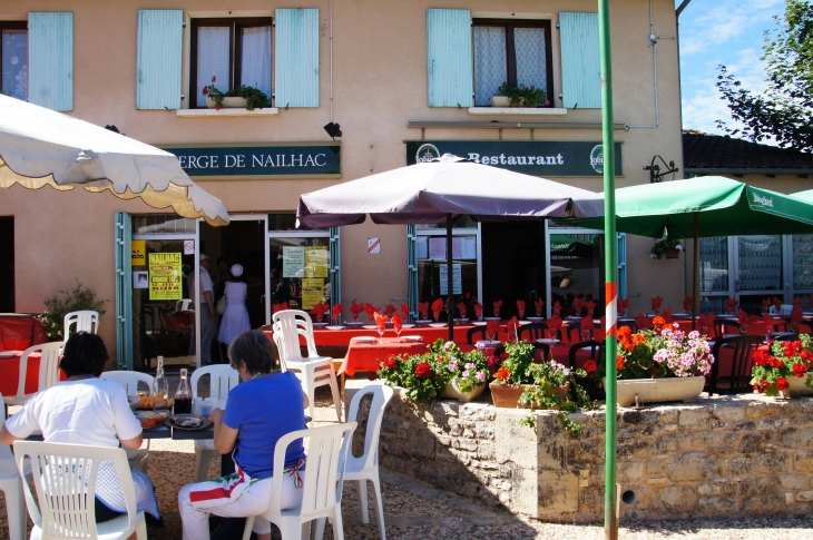 Fête de la noix. Le restaurant. - Nailhac