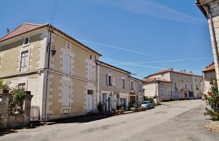 Le Village - Nanteuil-Auriac-de-Bourzac