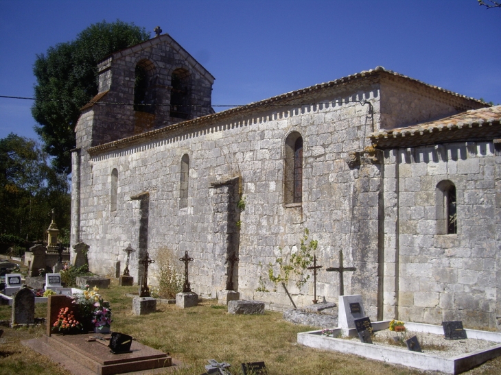 L'église romane 12ème. - Nastringues