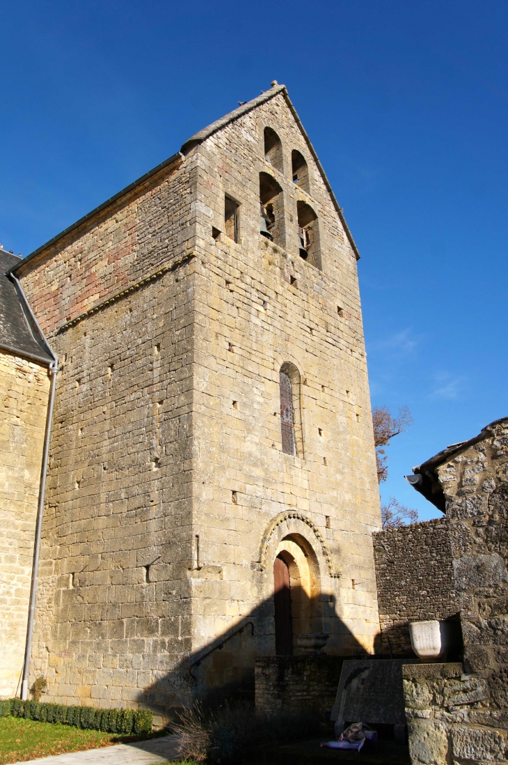 Eglise Saint Pierre ès Liens, romane des XIIe et XIVe siècles. - Paulin