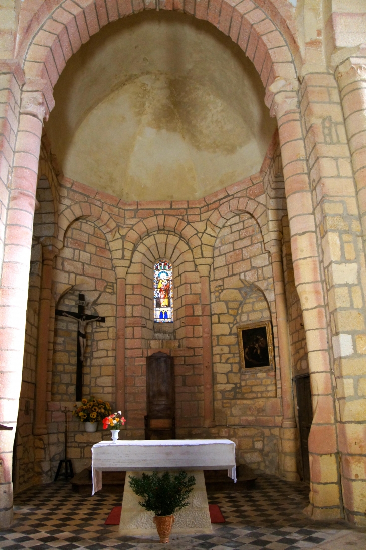 Eglise Saint Pierre ès Liens : le choeur, abside en cul-de-four. - Paulin