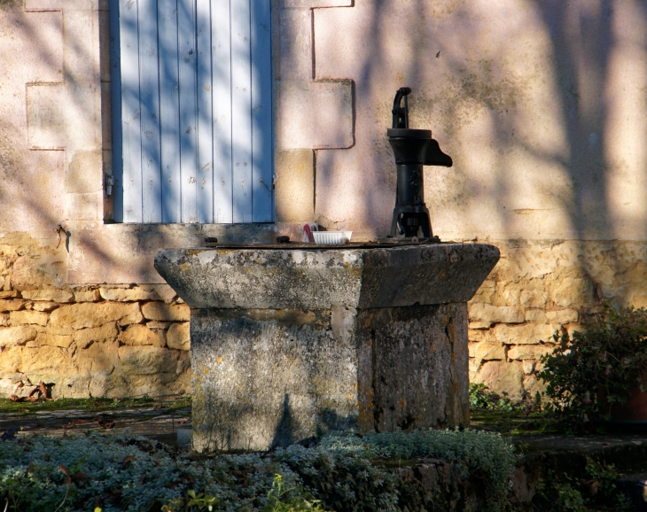 Ancien bac à laver. - Paulin