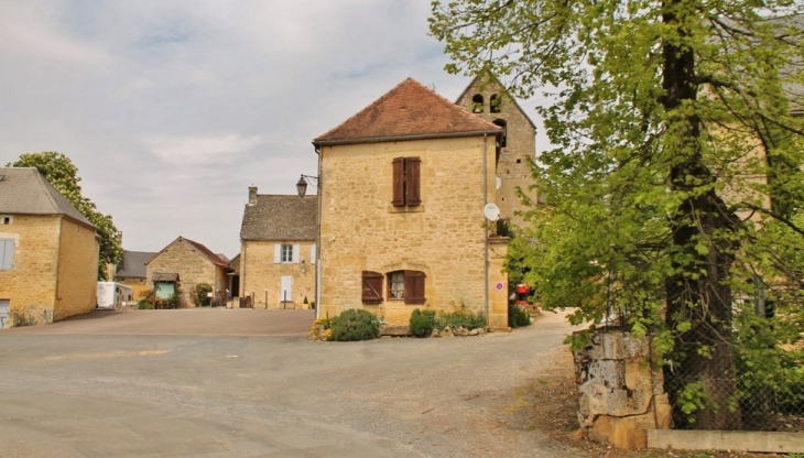 Le Village - Paulin