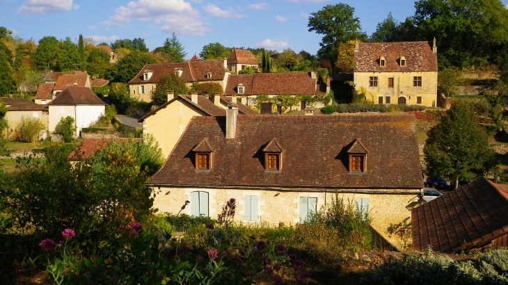 Le village et ses maisons anciennes. - Paunat