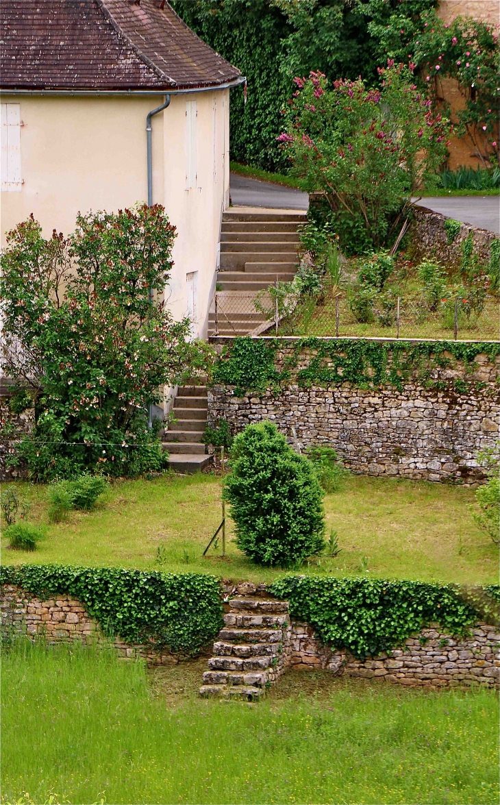 Dans le village - Paunat