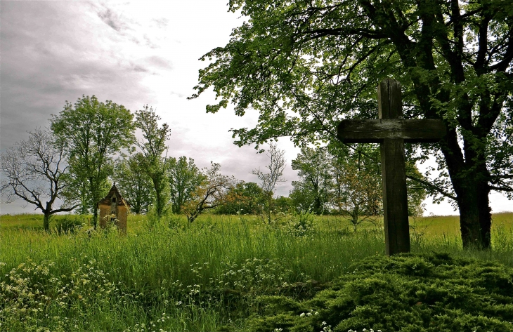 Croix Sainte Quitterie et Pigeonnier de Saint Géry - Paunat