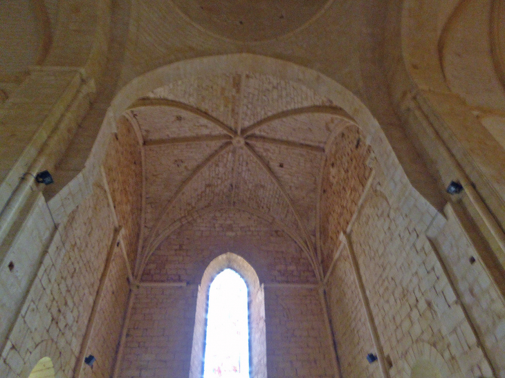 L'intérieur de l'église - Paunat