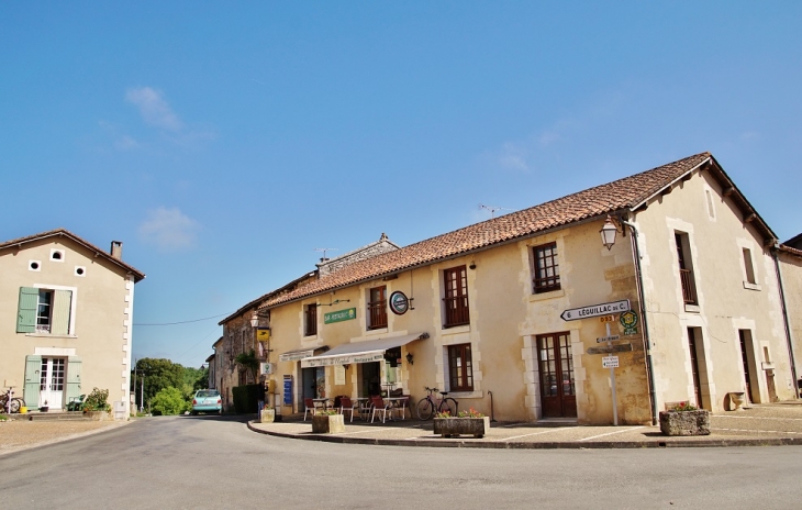 Le Village - Paussac-et-Saint-Vivien