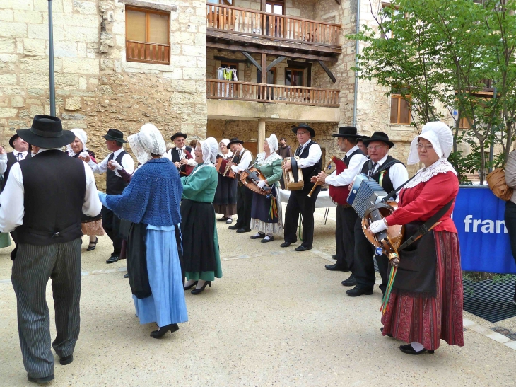 Omelette-geante-pour-les-30-ans-de-france-bleu-perigord-place-de-la-gaite - Périgueux