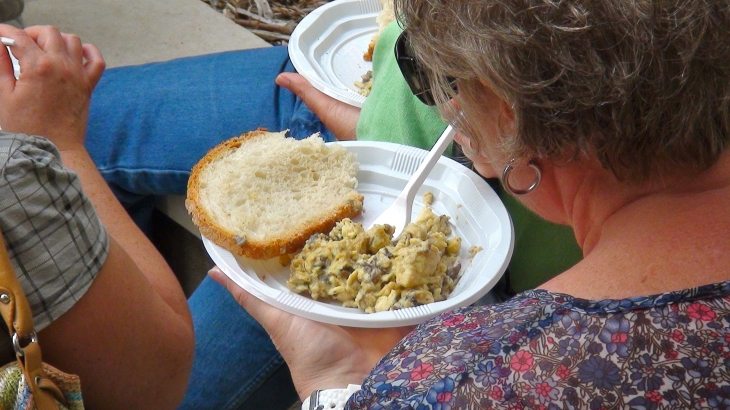 Omelette-geante-pour-les-30-ans-de-france-bleu-perigord-place-de-la-gaite - Périgueux