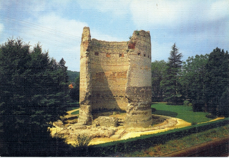 La tour de Vésone haute de 27m (carte postale de 1986) - Périgueux