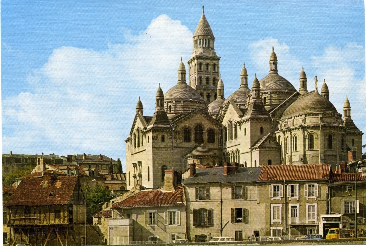 La Cathédrale Saint-Front du XII° et XVIII° et le Vieux Moulin (carte postale de 1980) - Périgueux