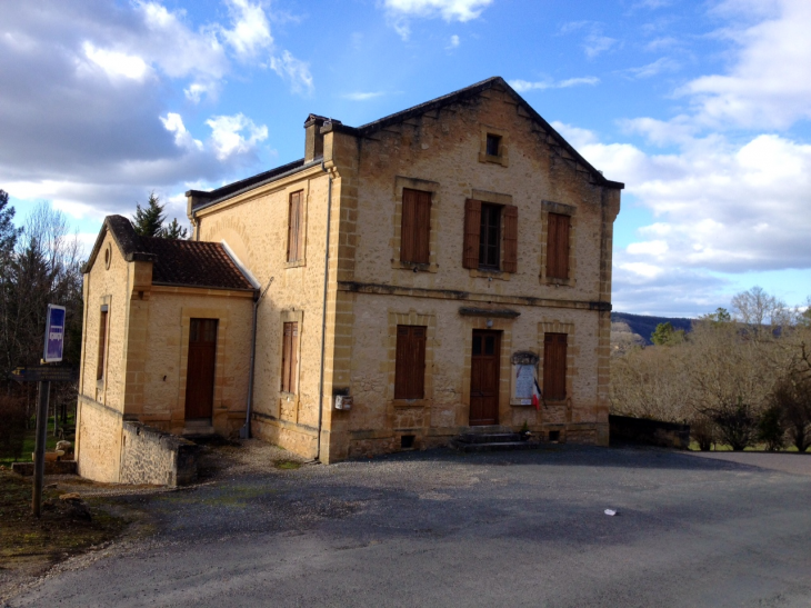 La mairie de Peyzac installée dans l'ancienne école XIXème. - Peyzac-le-Moustier