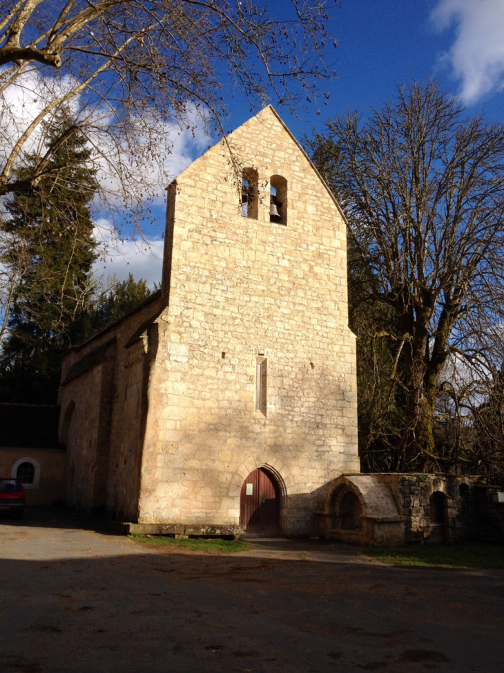 L'église romane Saint Robert du Moustier XIIème (IMH). - Peyzac-le-Moustier