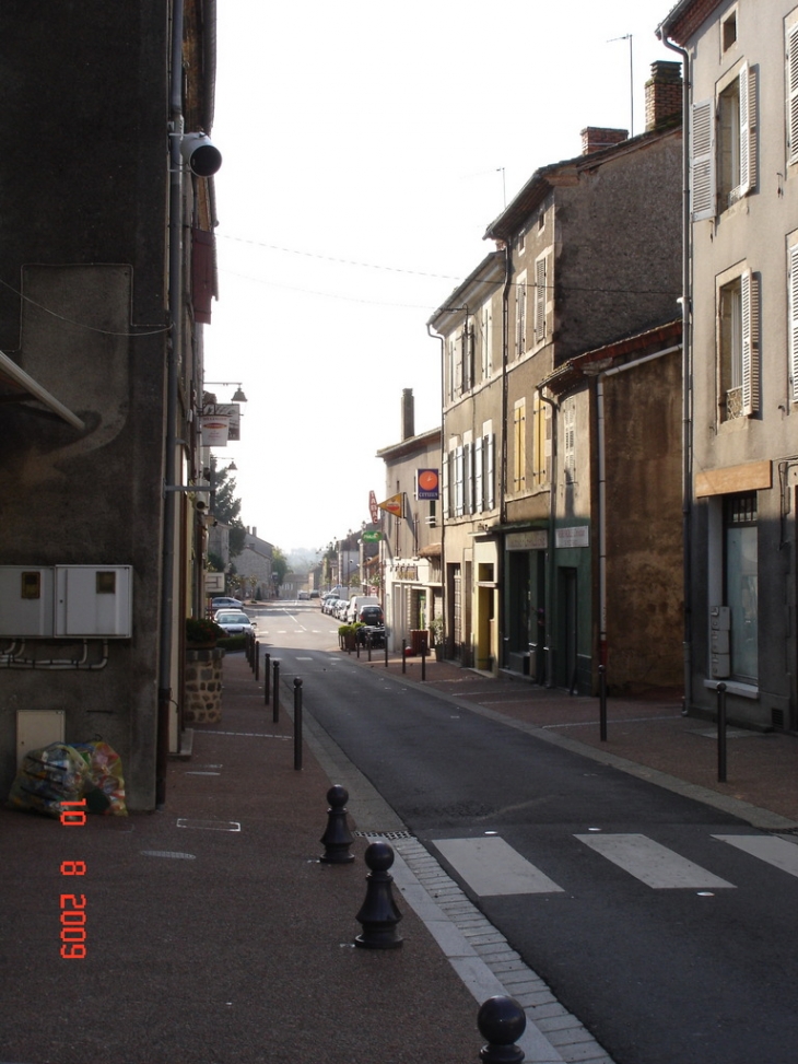 Piégut Pluviers - rue de la Libération - Piégut-Pluviers