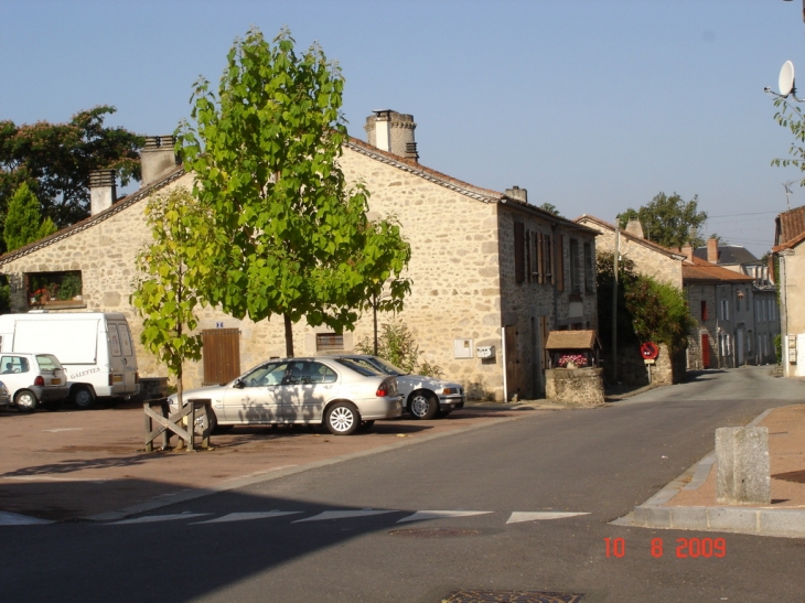 Piégut Pluviers - Rue de la Tour - Piégut-Pluviers