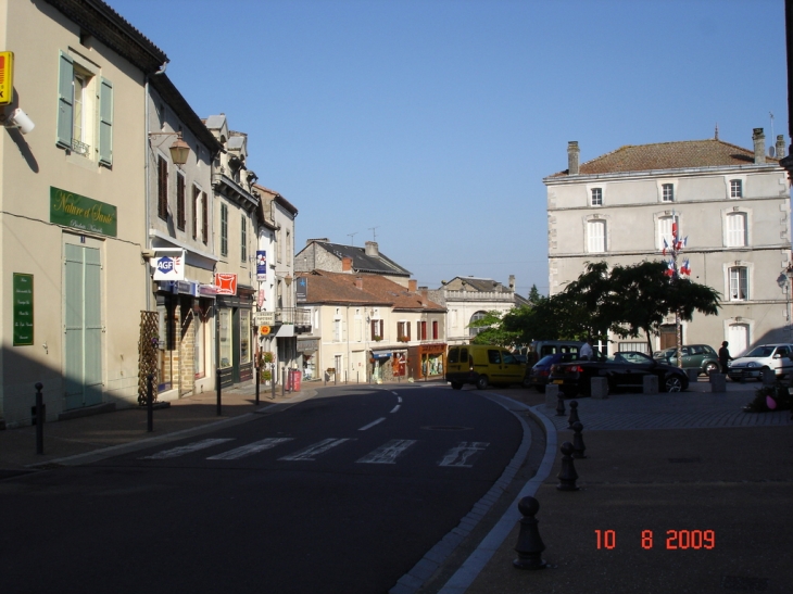 Rue de la Libération Piégut-Pluviers 24360