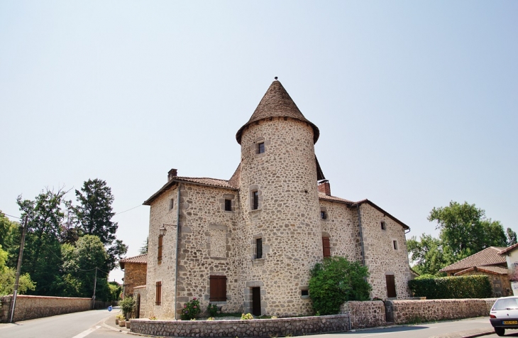 Le Village - Piégut-Pluviers