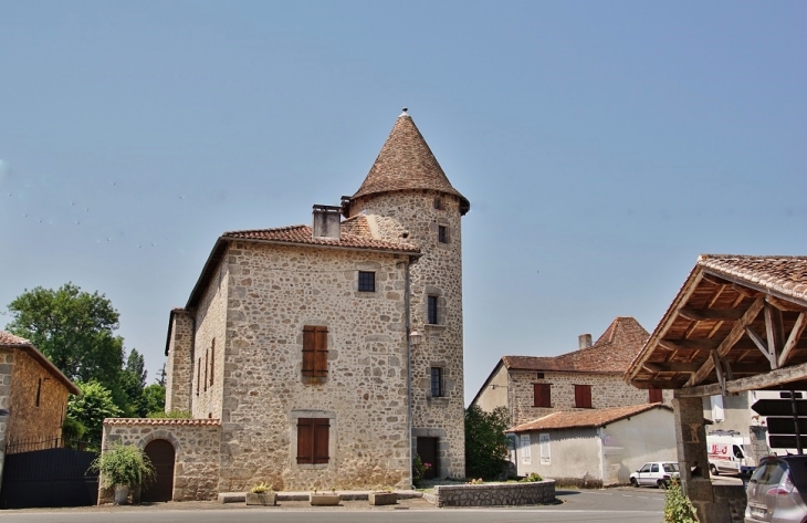 Le Village - Piégut-Pluviers