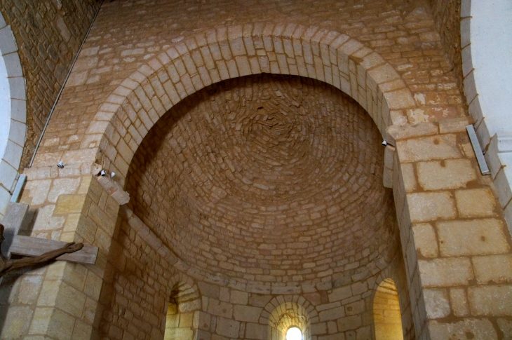 La coupole au dessus du choeur. - Prats-du-Périgord