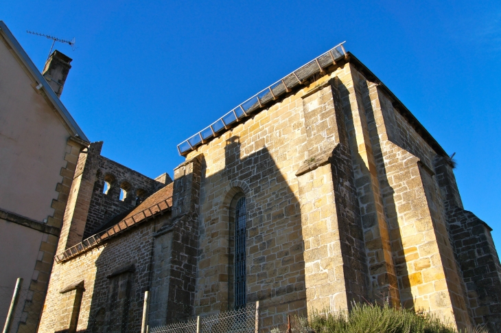 Façade latérale sud de l'église Notre Dame de la Purification. - Preyssac-d'Excideuil