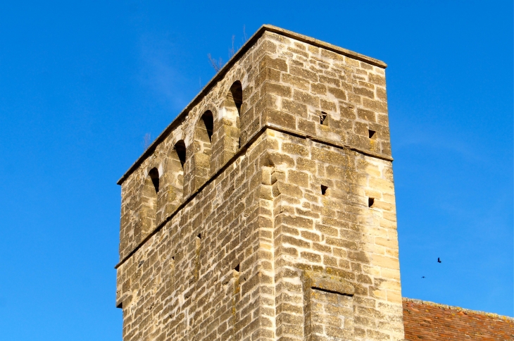 Le clocher-mur de l'église Notre Dame de la Purification. - Preyssac-d'Excideuil