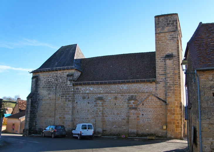Façade latérale nord de l'église Notre Dame de la Purification. - Preyssac-d'Excideuil