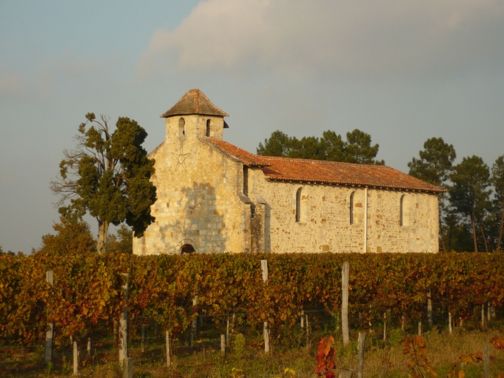 L'église paroissiale Saint-Etienne était un ancien prieuré fondé en 1083 et rattaché à l'abbaye de Baignes. - Puymangou