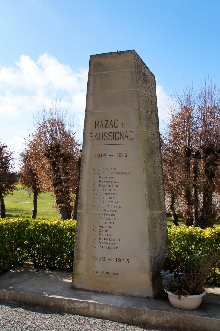 Le Monument aux Morts. - Razac-de-Saussignac