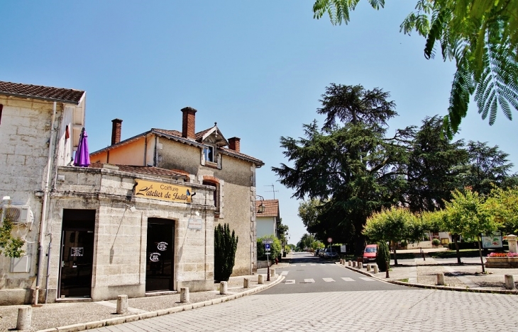 Le Village - Razac-sur-l'Isle