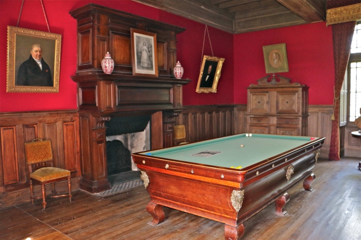 Le château de Bridoire : la salle de billard - Ribagnac