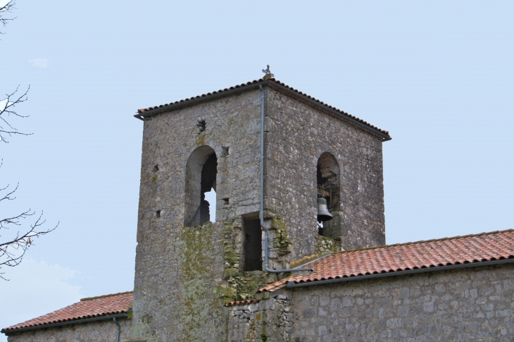 Le-clocher barlong-est-l-ancien-donjon-du-chateau-disparu - Rouffignac-de-Sigoulès