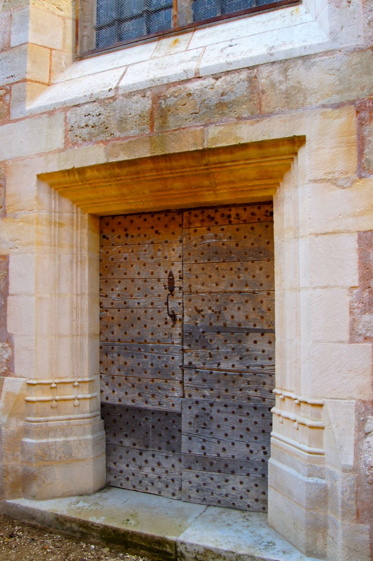 Porte--facade-laterale-de-l-eglise - Rouffignac-Saint-Cernin-de-Reilhac