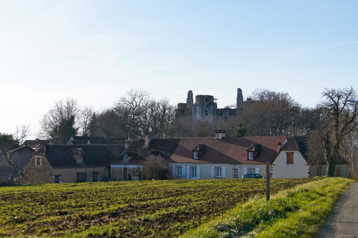 Le château de l'Herm et son village. - Rouffignac-Saint-Cernin-de-Reilhac