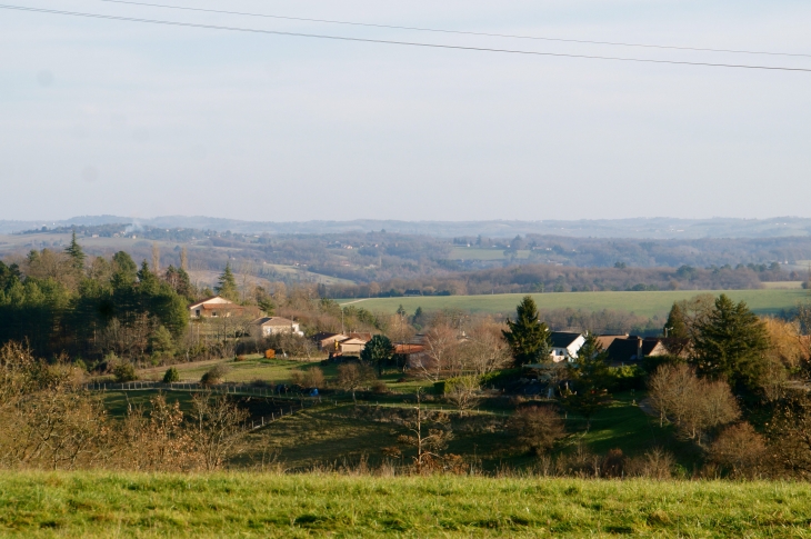 Dans les environs. - Rouffignac-Saint-Cernin-de-Reilhac