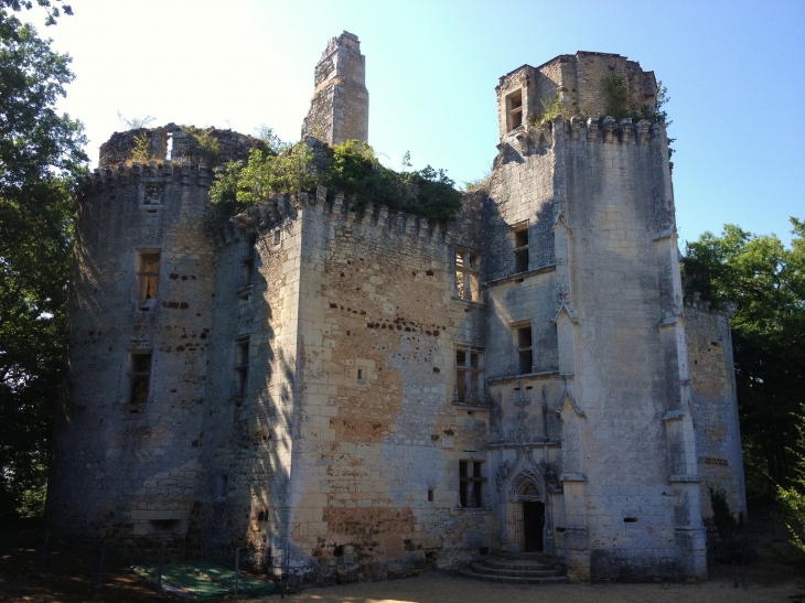 Le château de l'Herm. - Rouffignac-Saint-Cernin-de-Reilhac