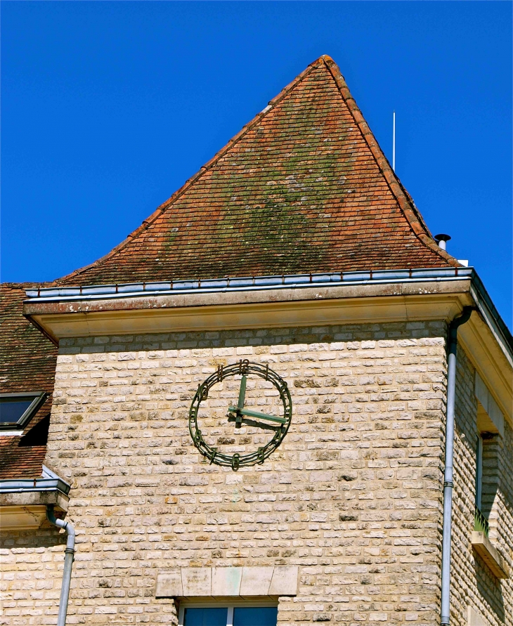 L'horloge de la Mairie - Rouffignac-Saint-Cernin-de-Reilhac