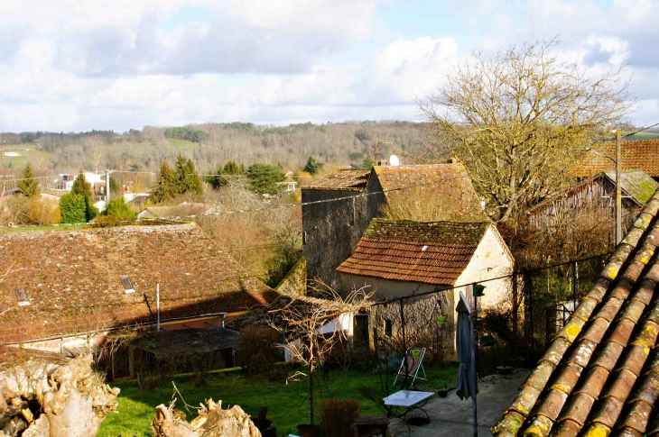 De l'église, vue sur les toits. - Saint-Agne